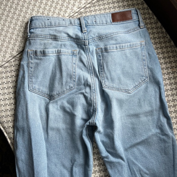 Hollister ultra high rise mom jean - Picture 4 of 4